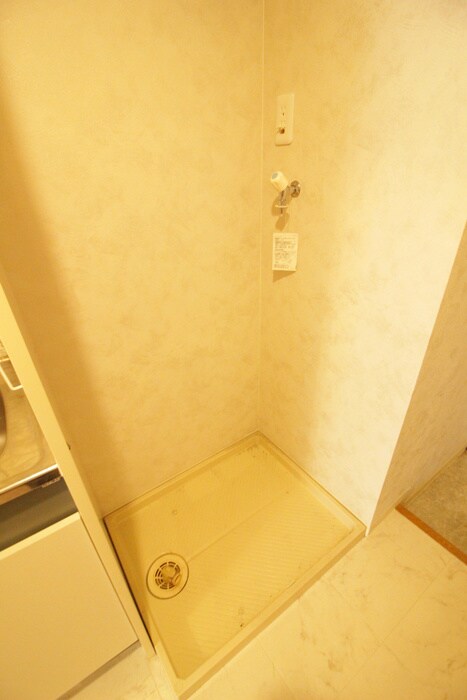 物件内観写真15　(洗濯機置場)