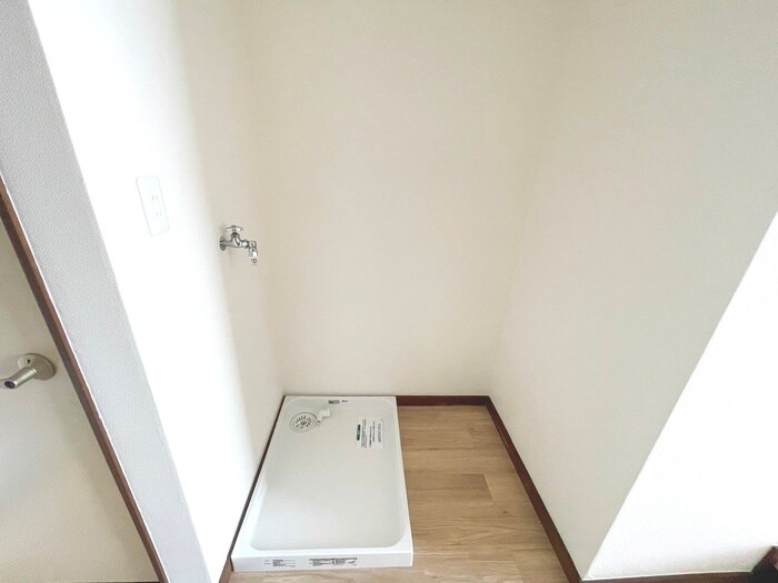 物件内観写真14　(洗濯機置場)