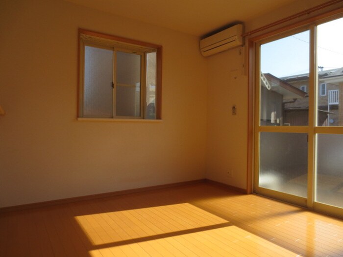 物件内観写真3　(居室)