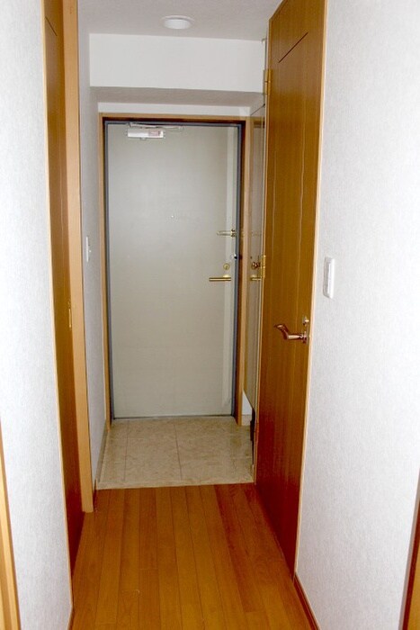 物件内観写真8　(玄関)