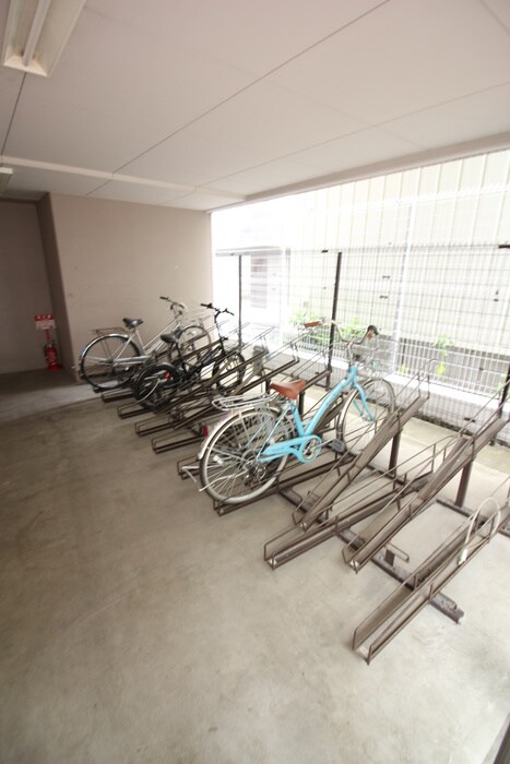 物件外観写真5　(駐輪場)