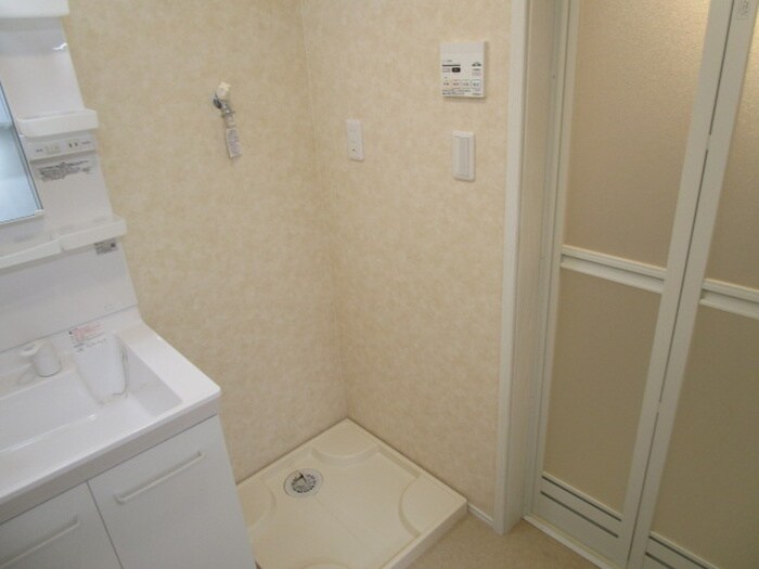 物件内観写真15　(洗濯機置場)