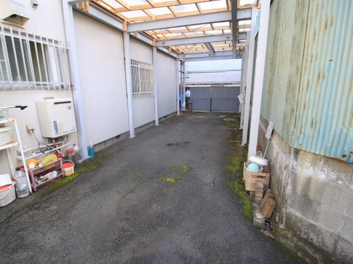 物件外観写真4　(駐車場)