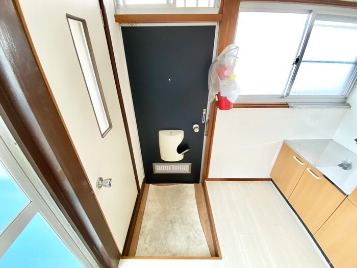 物件内観写真14　(玄関)