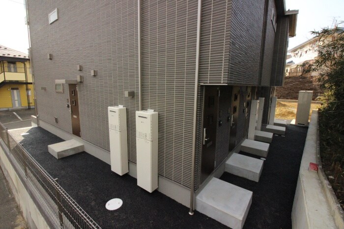 物件外観写真6　(エントランス部分)