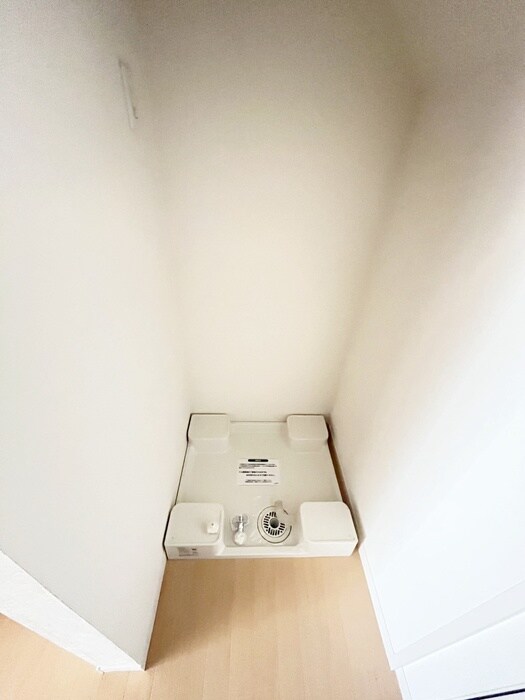 物件内観写真12　(洗濯機置場)