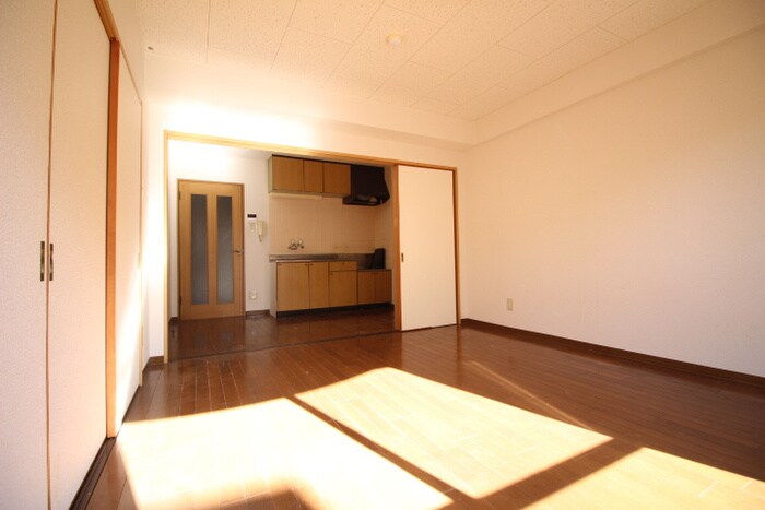 物件内観写真8　(居室)