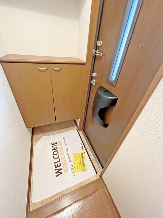 物件内観写真16　(玄関)