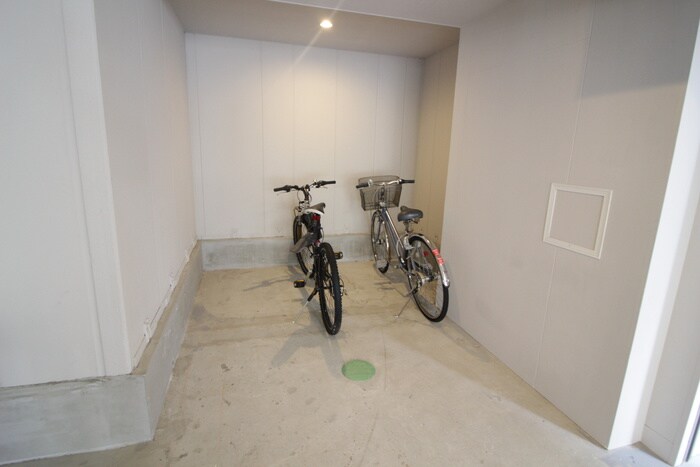 物件外観写真3　(駐輪場)