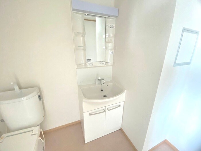 物件内観写真9　(洗面)