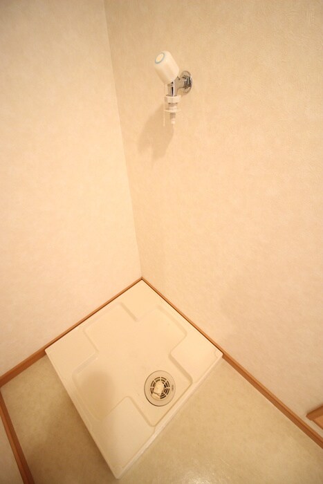 物件内観写真14　(洗濯機置場)