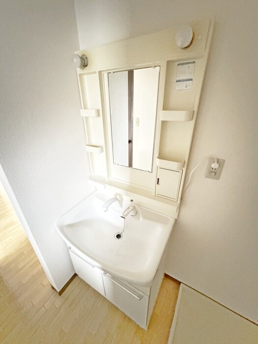 物件内観写真9　(洗面)