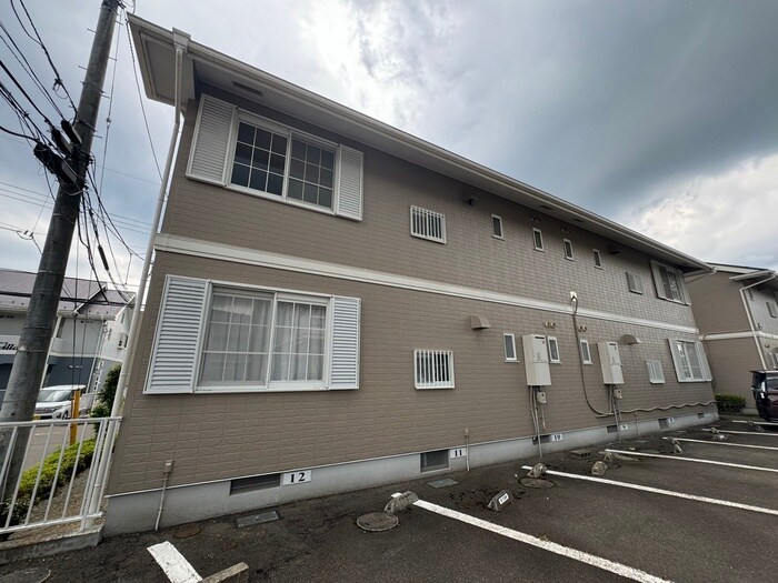 物件外観写真5　(エントランス部分)