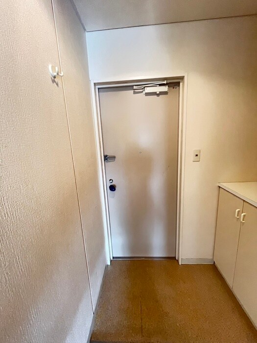 物件内観写真17　(玄関)