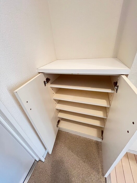 物件内観写真18　(靴箱)