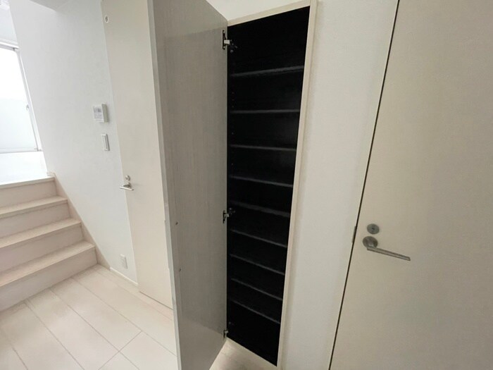 物件内観写真15　(靴箱)