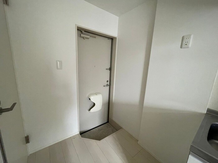 物件内観写真16　(玄関)