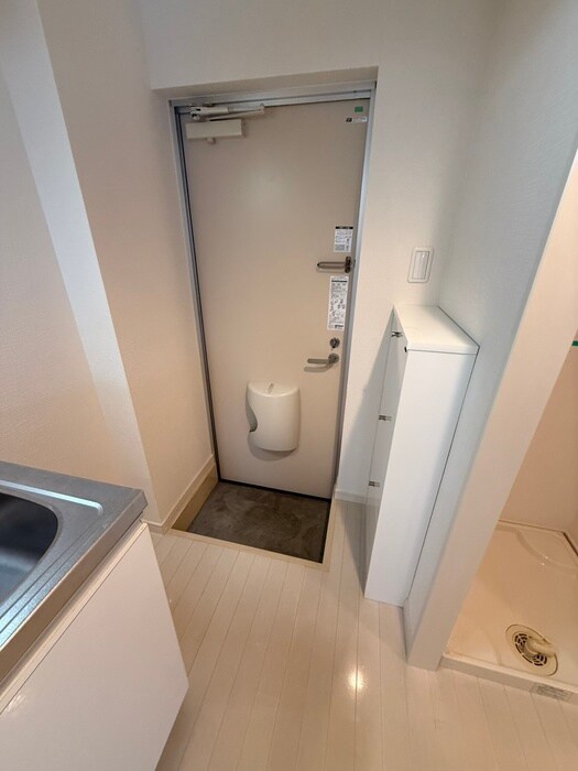 物件内観写真13　(玄関)