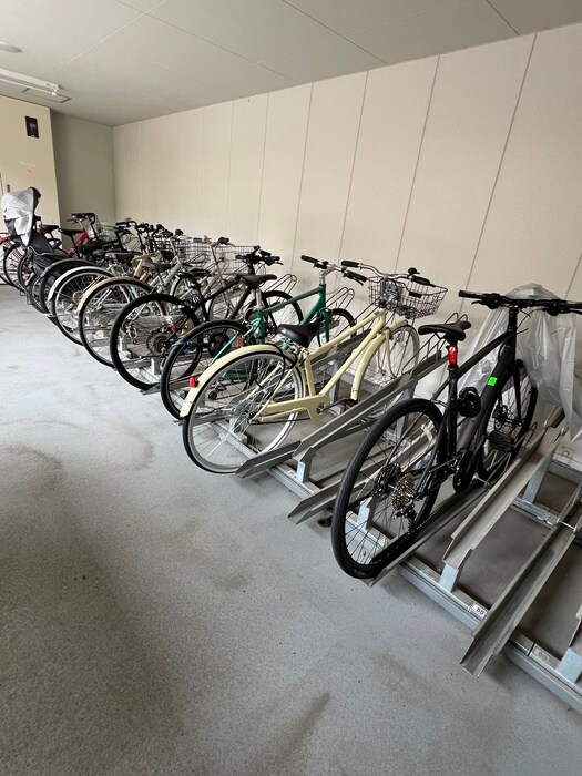 物件外観写真3　(駐輪場)