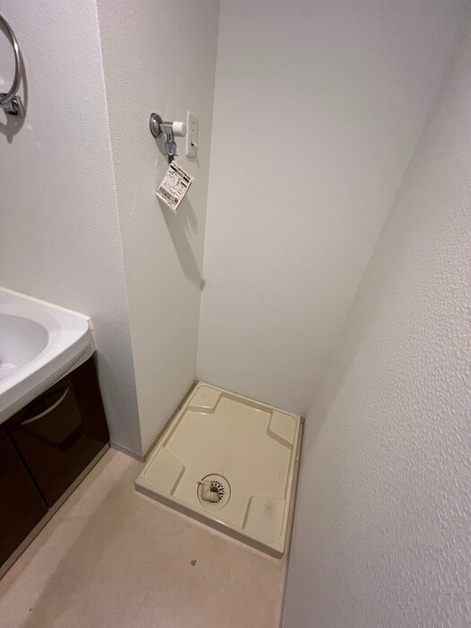 物件内観写真13　(洗濯機置場)