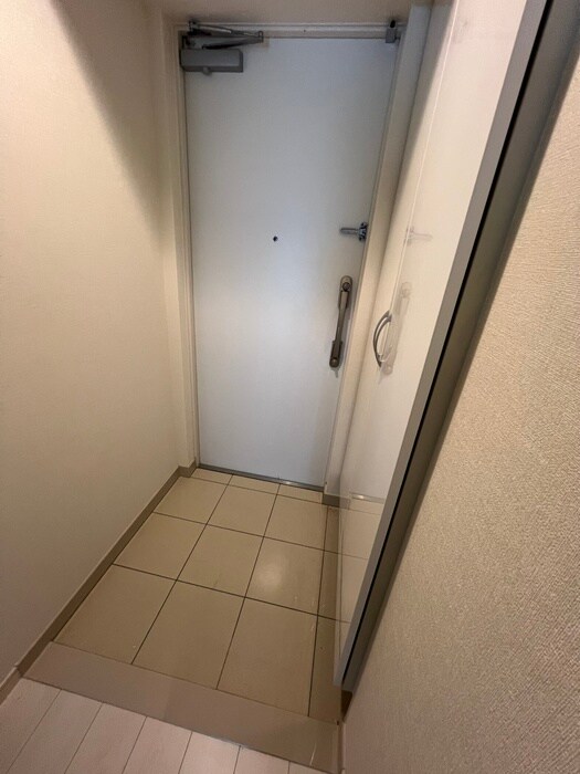 物件内観写真16　(玄関)