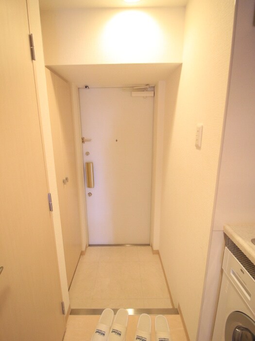 物件内観写真14　(玄関)