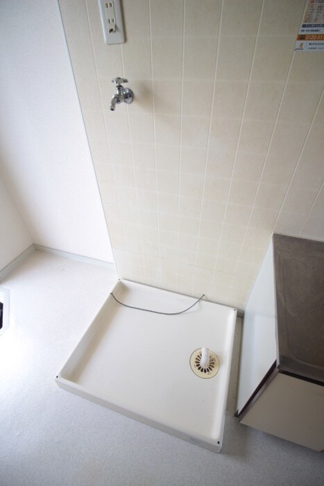 物件内観写真12　(洗濯機置場)