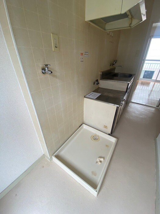 物件内観写真13　(洗濯機置場)