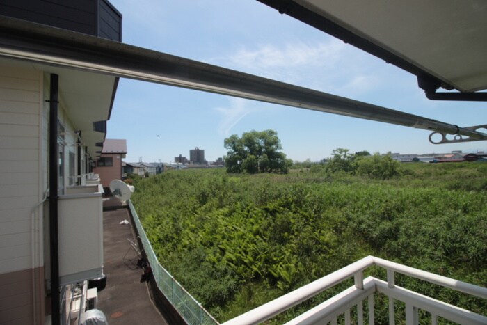 物件内観写真14　(室内からの展望)