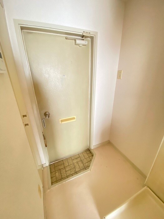 物件内観写真15　(玄関)