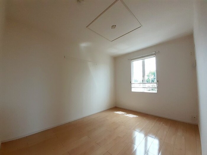 物件内観写真3　(居室)