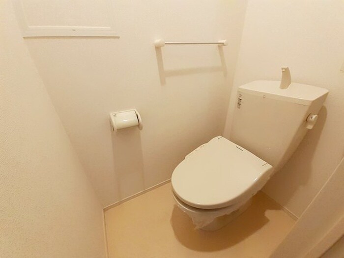 物件内観写真8　(トイレ)