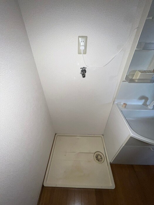 物件内観写真13　(洗濯機置場)