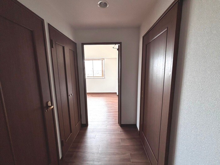 物件内観写真18　(廊下)