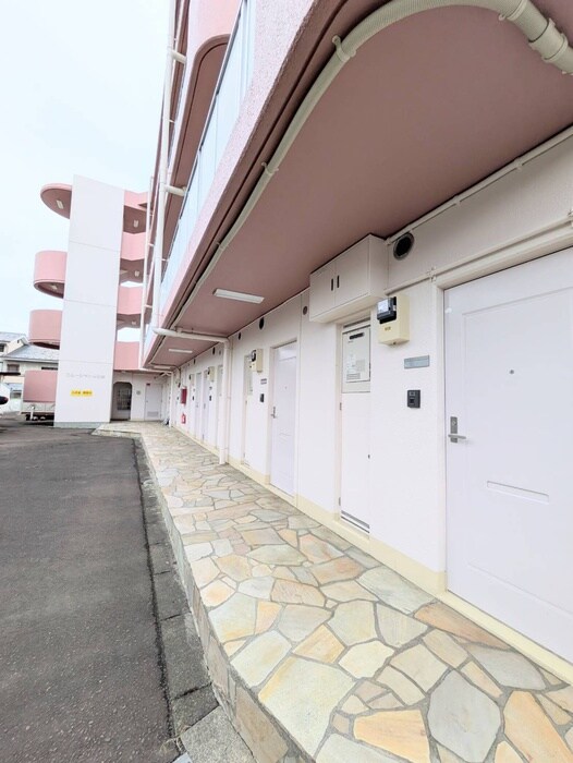 物件外観写真4　(エントランス部分)