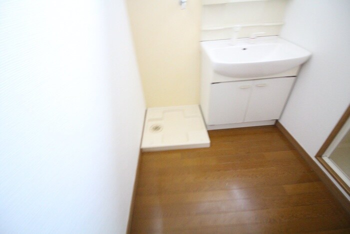 物件内観写真7　(洗濯機置場)