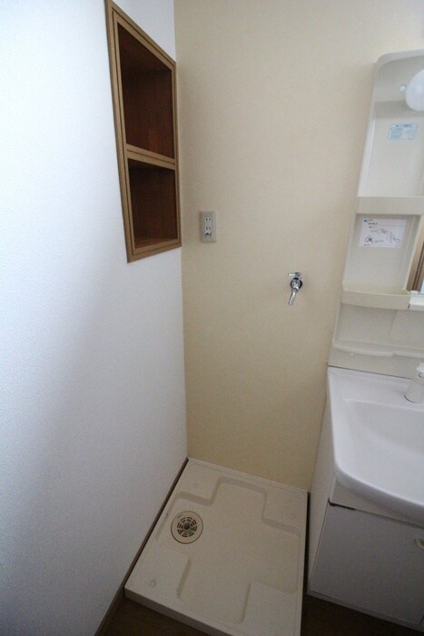 物件内観写真9　(洗濯機置場)