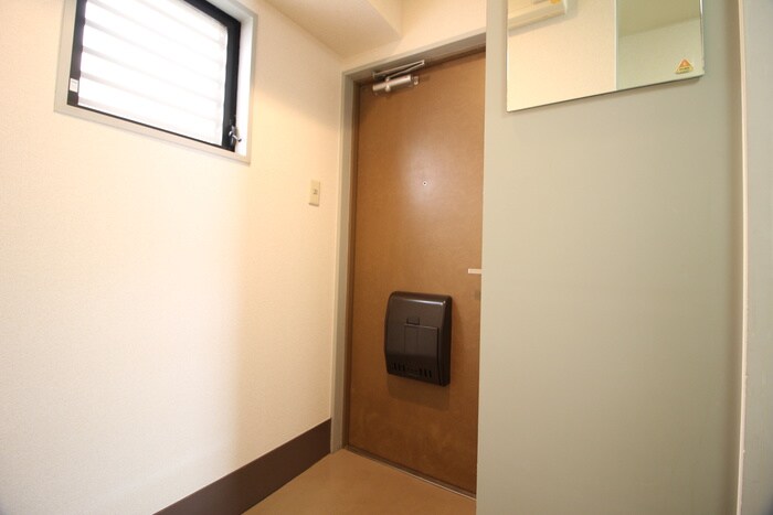物件内観写真7　(玄関)