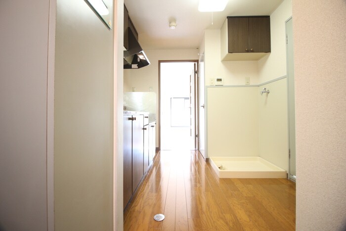 物件内観写真8　(廊下)