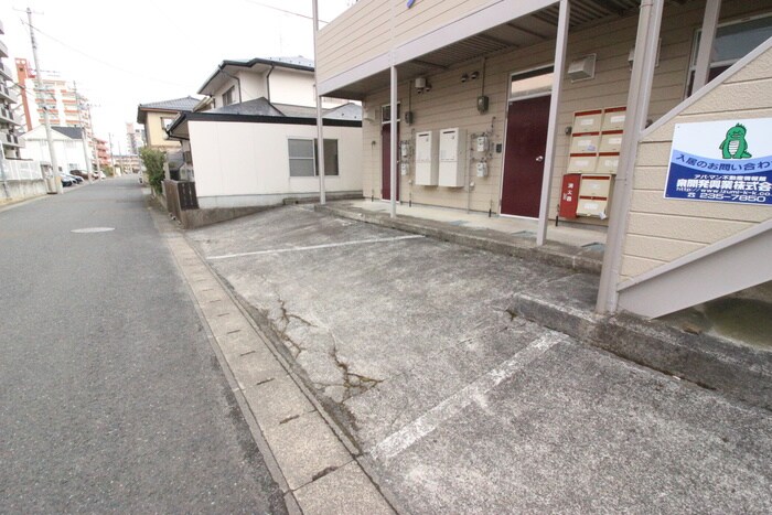 物件外観写真5　(駐車場)