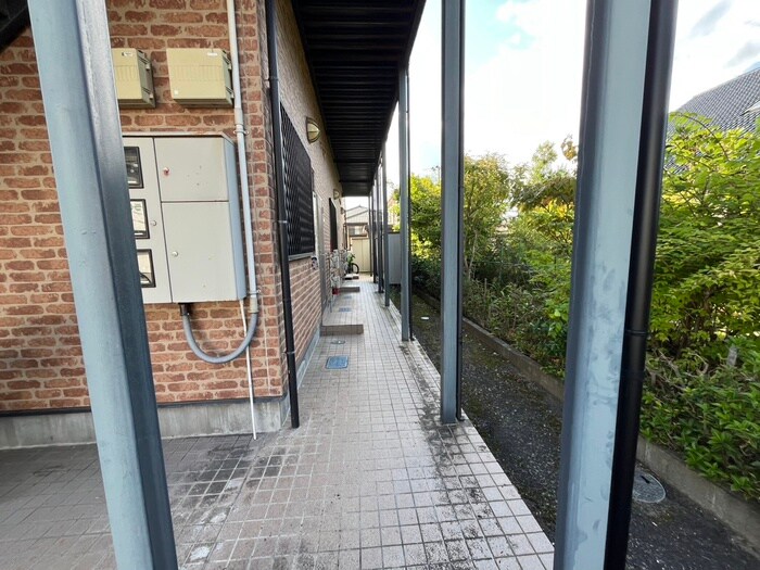 物件外観写真4　(駐輪場)