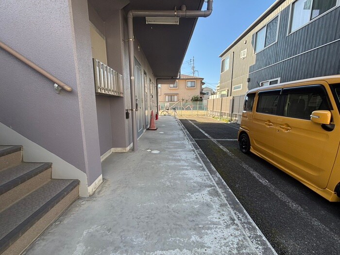 物件外観写真6　(エントランス部分)