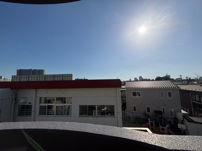 物件内観写真21　(室内からの展望)