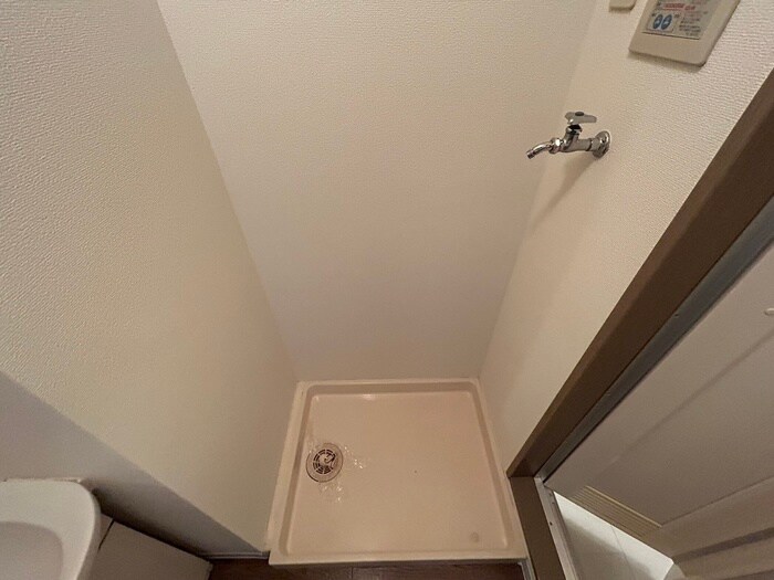 物件内観写真15　(洗濯機置場)