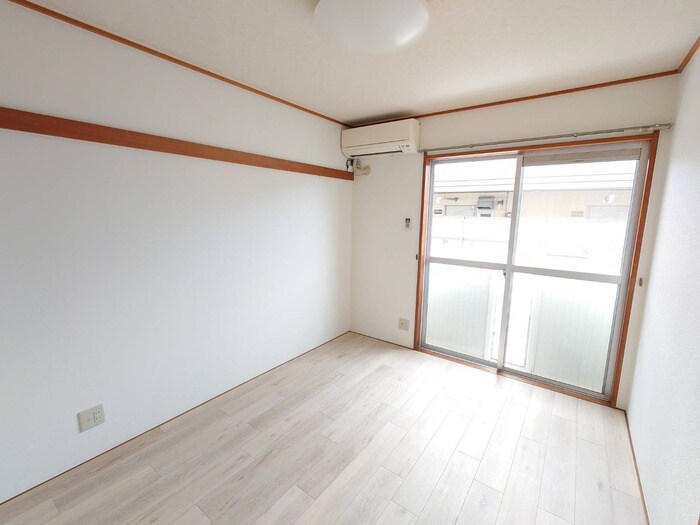 物件内観写真7　(居室)