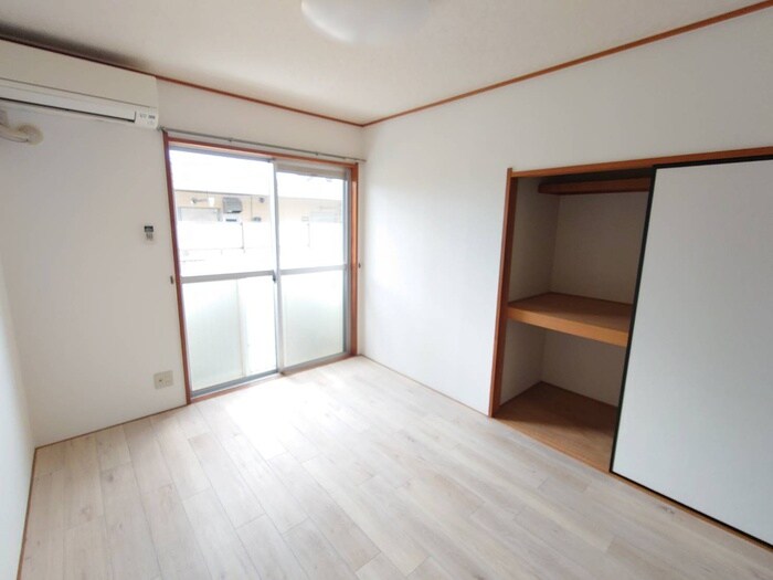 物件内観写真9　(居室)