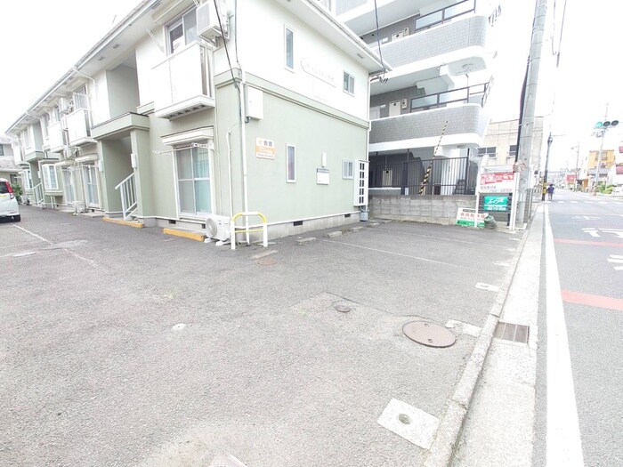 物件外観写真5　(エントランス部分)