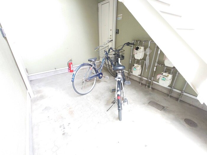 物件外観写真6　(駐輪場)