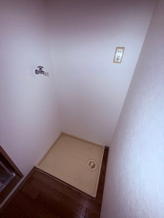 物件内観写真14　(洗濯機置場)