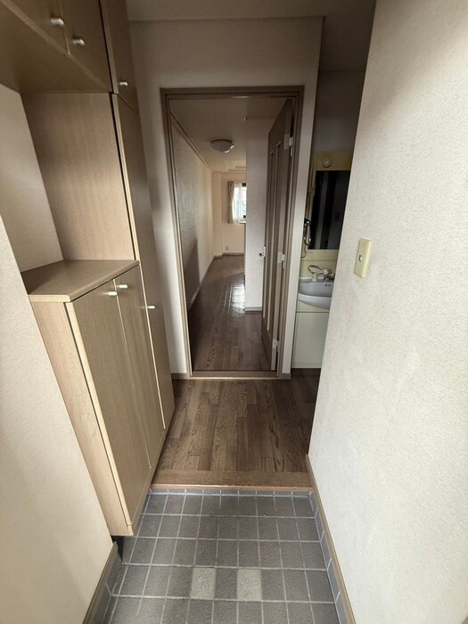 物件内観写真17　(廊下)